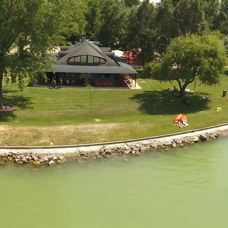 Szines Panoráma Apartman Balatonlelle Exterior foto